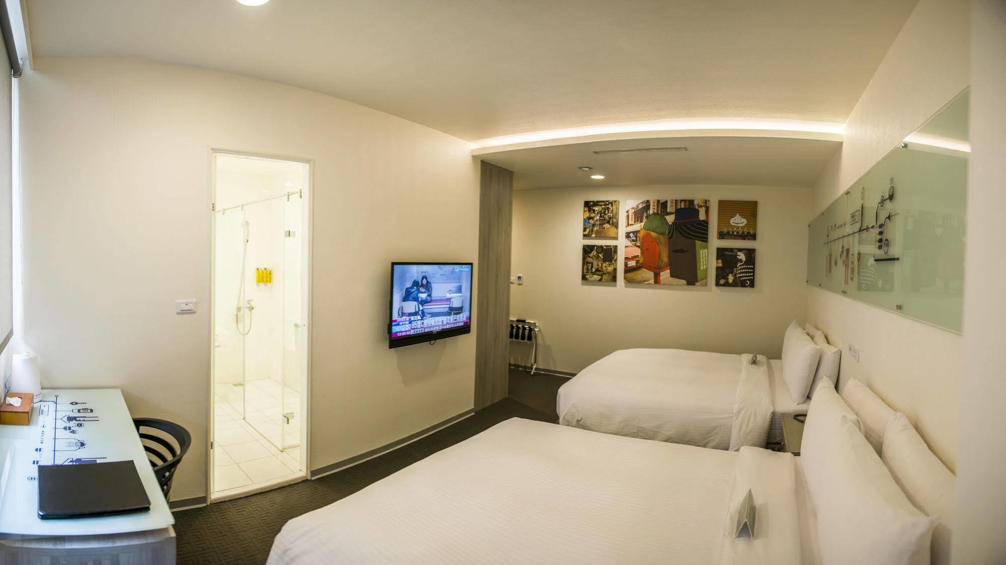 Olah Poshtel - Taichung Station Otel Dış mekan fotoğraf